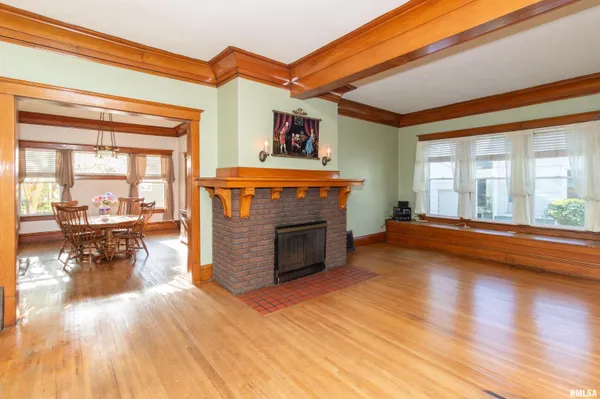$250,000 | 118 South High Street, Washington, IL 61571