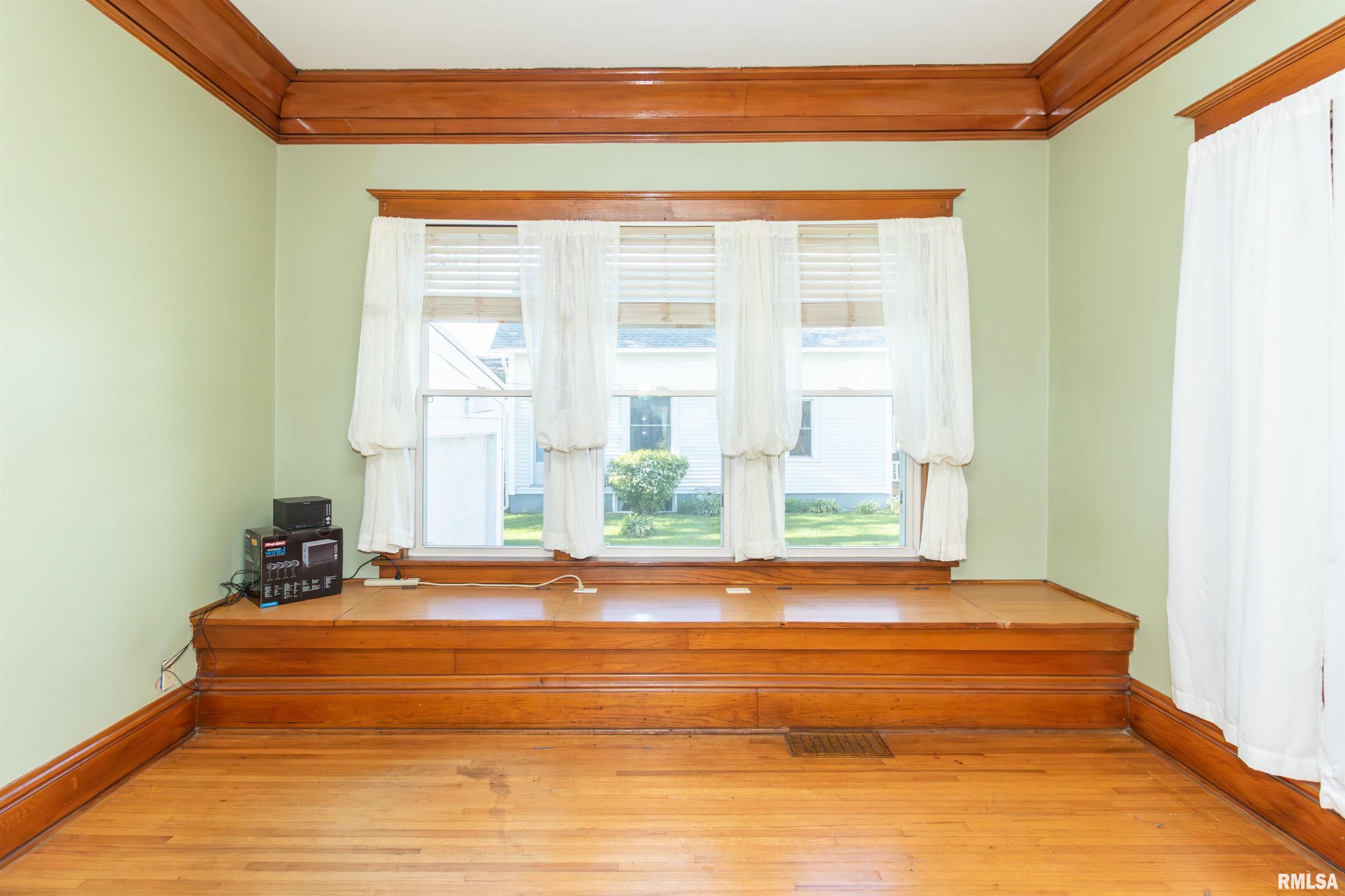 118 South High Street Washington, IL 61571 - Photo 13 of 46