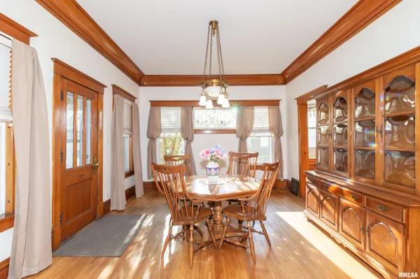 $250,000 | 118 South High Street, Washington, IL 61571