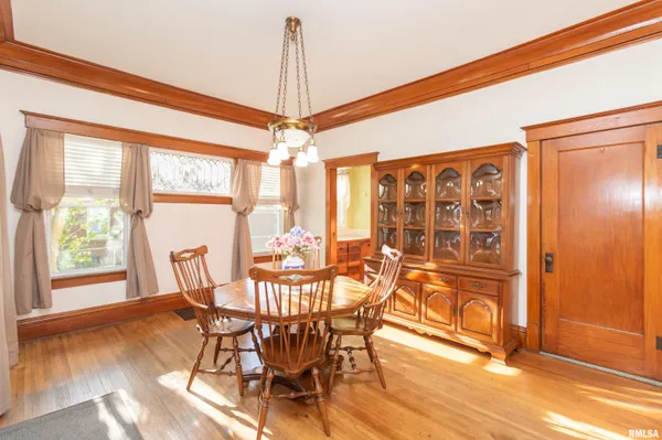 $250,000 | 118 South High Street, Washington, IL 61571