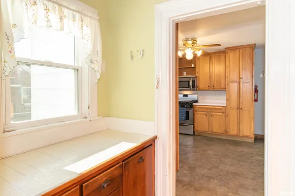 $250,000 | 118 South High Street, Washington, IL 61571