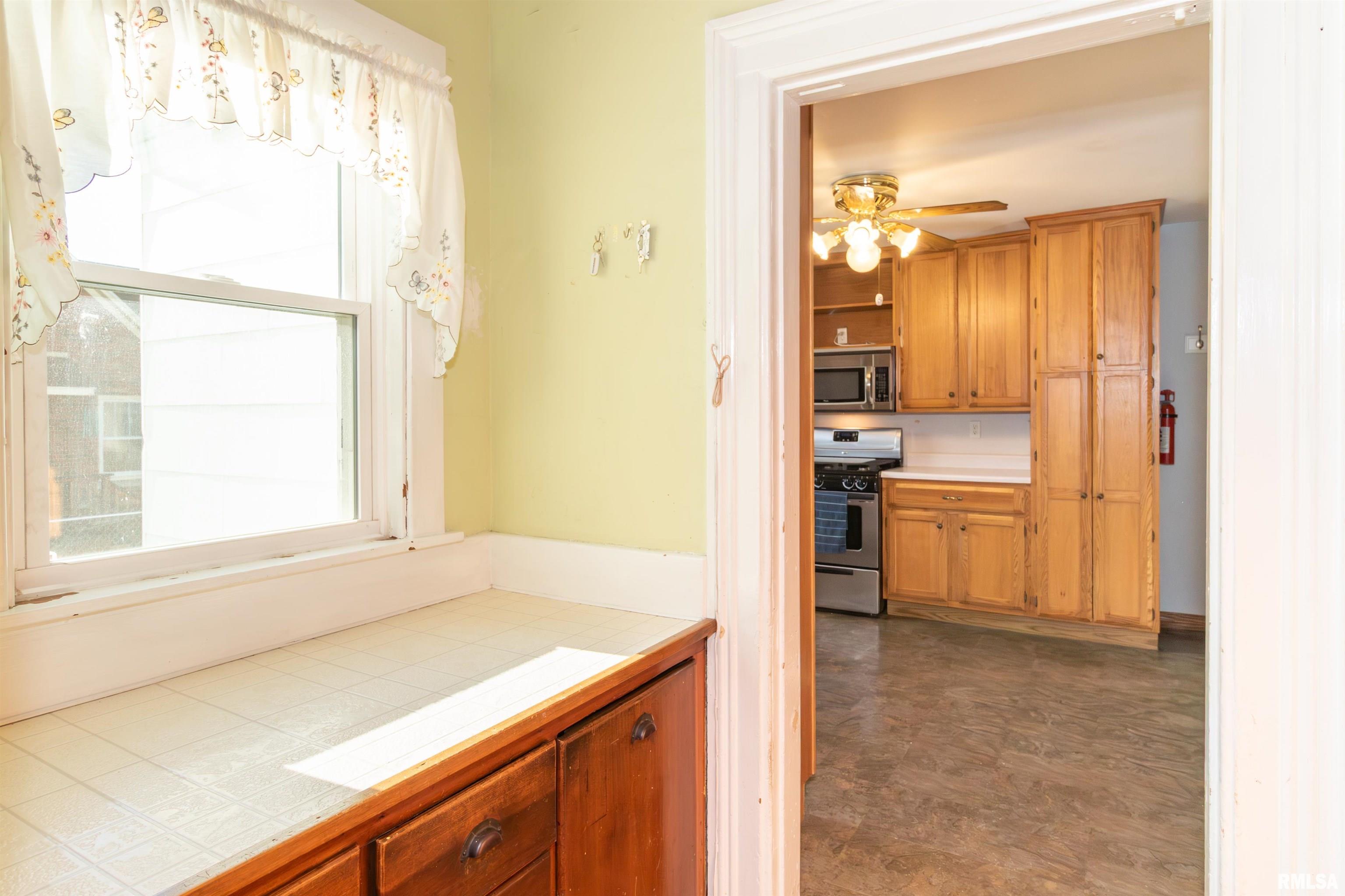 118 South High Street Washington, IL 61571 - Photo 20 of 46