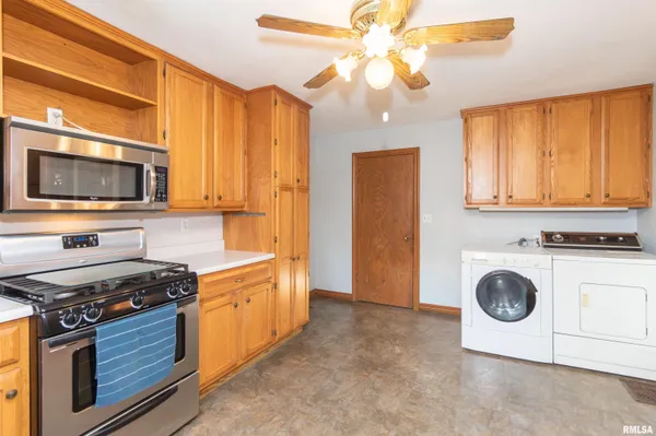 $250,000 | 118 South High Street, Washington, IL 61571