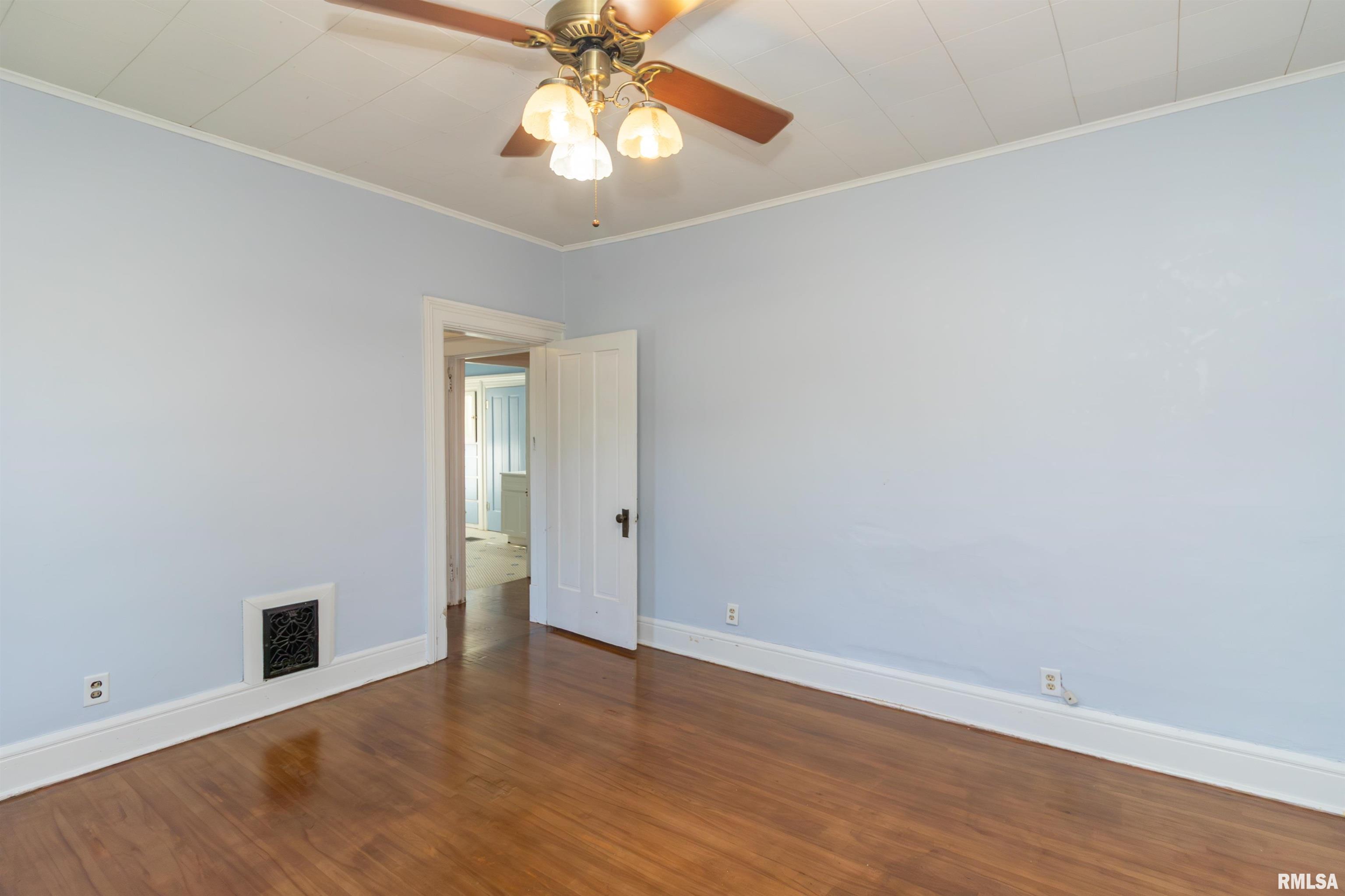 118 South High Street Washington, IL 61571 - Photo 26 of 46