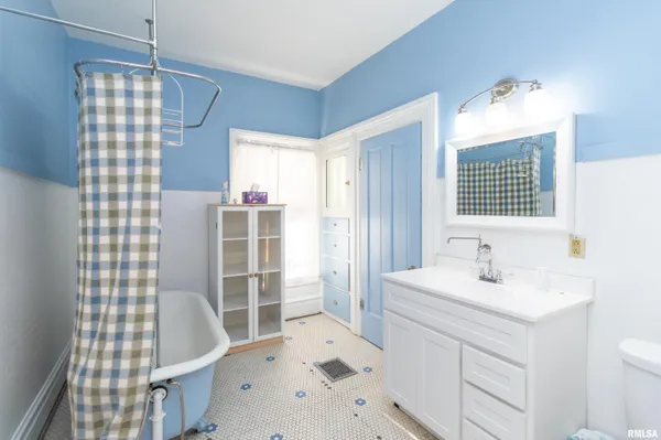 $250,000 | 118 South High Street, Washington, IL 61571
