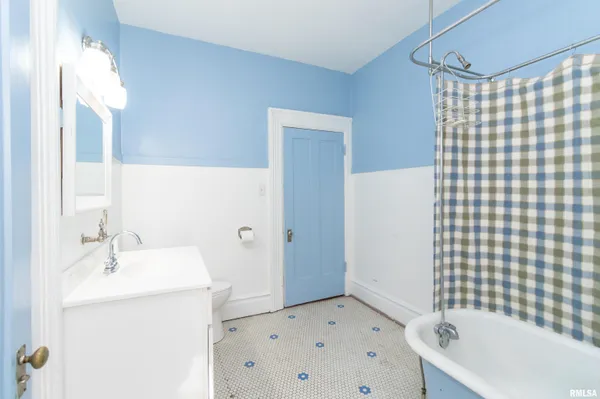 $250,000 | 118 South High Street, Washington, IL 61571