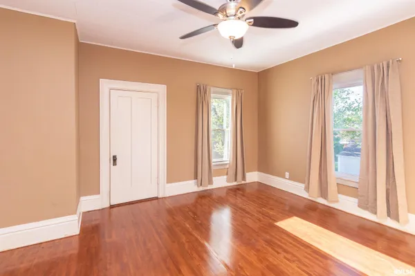$250,000 | 118 South High Street, Washington, IL 61571