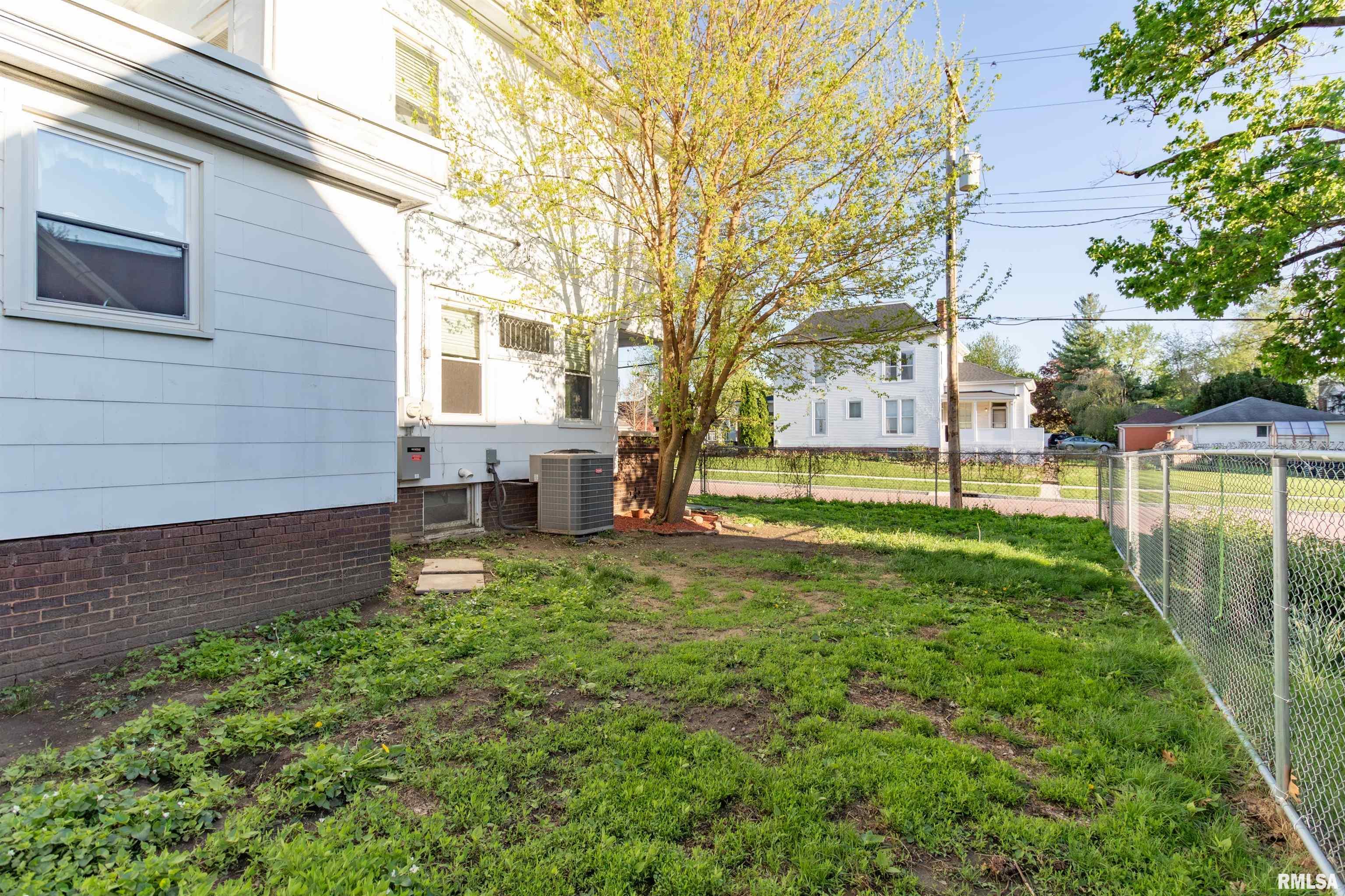 118 South High Street Washington, IL 61571 - Photo 45 of 46