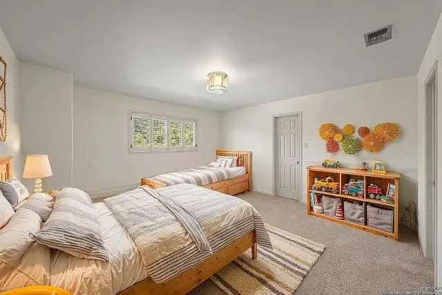 $695,000 | 2122 West Bluff Drive, Kerrville, TX 78028