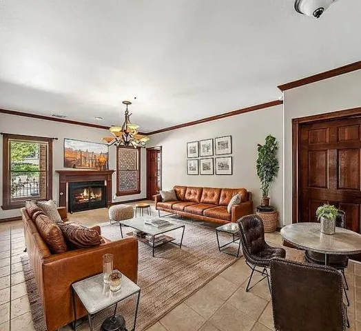 $695,000 | 2122 West Bluff Drive, Kerrville, TX 78028