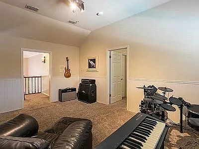 $695,000 | 2122 West Bluff Drive, Kerrville, TX 78028