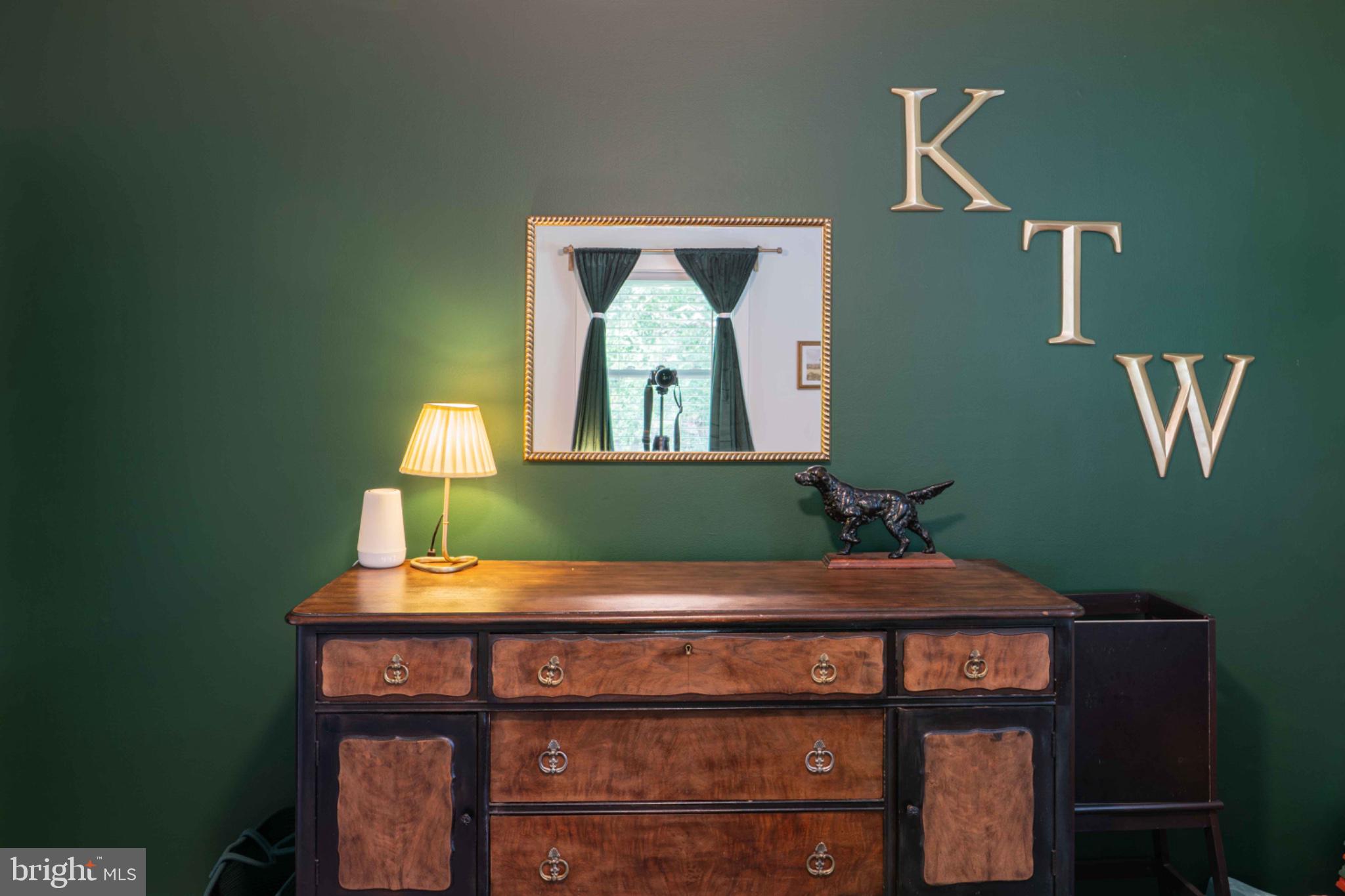 301 North Duey Road Remington, VA 22734 - Photo 21 of 38 Chic elegance meets bold color.