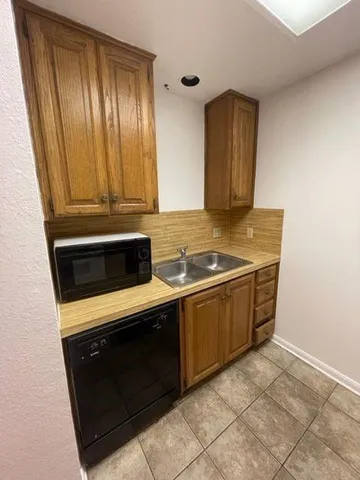 $1,375 | 2529 Rio Grande Street, Unit 64, Austin, TX 78705