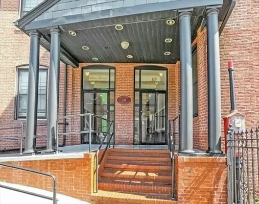 $2,500 | 10 Weston Avenue, Unit 417, Quincy, MA 02170