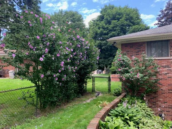 $420,000 | 21154 Hale Street, Clinton Township, MI 48036