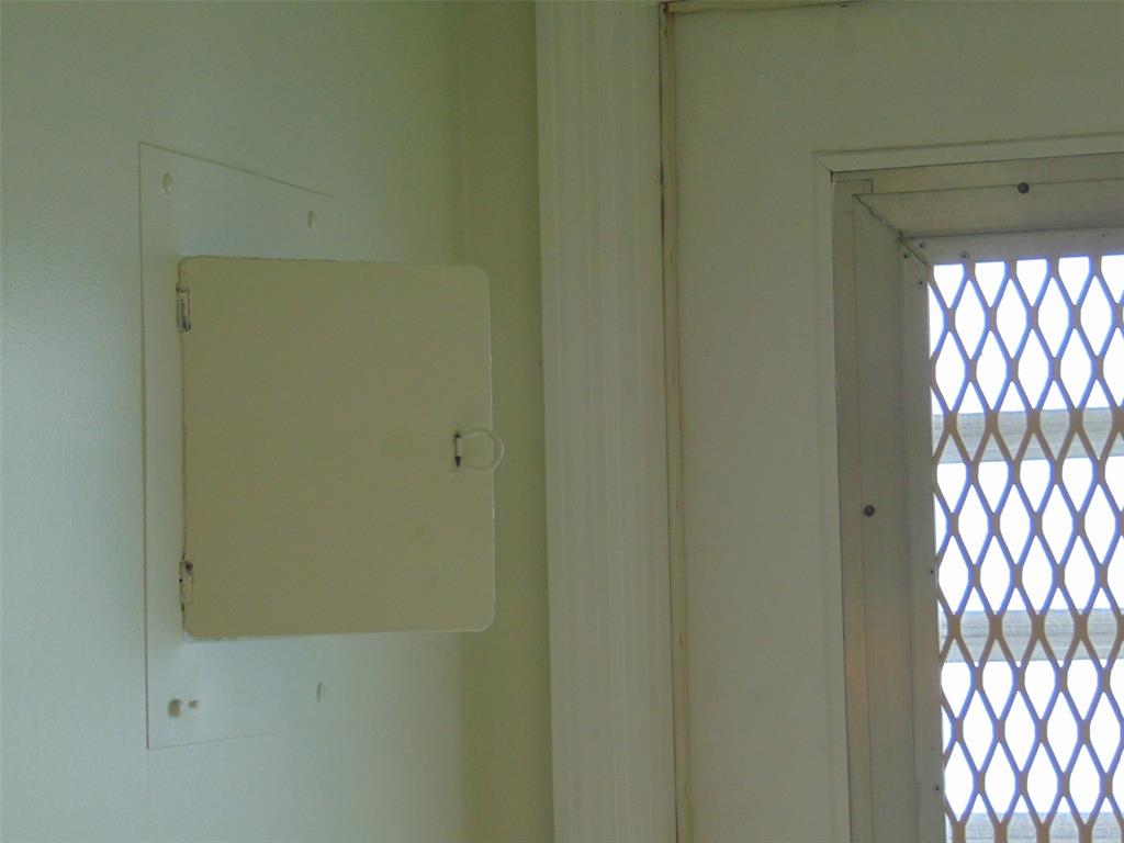 9788 Marina Boulevard, Unit 313 Boca Raton, FL 33428 - Photo 25 of 70 a small space with a window