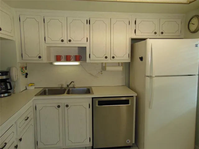 $119,900 | 9788 Marina Boulevard, Unit 313, Boca Raton, FL 33428