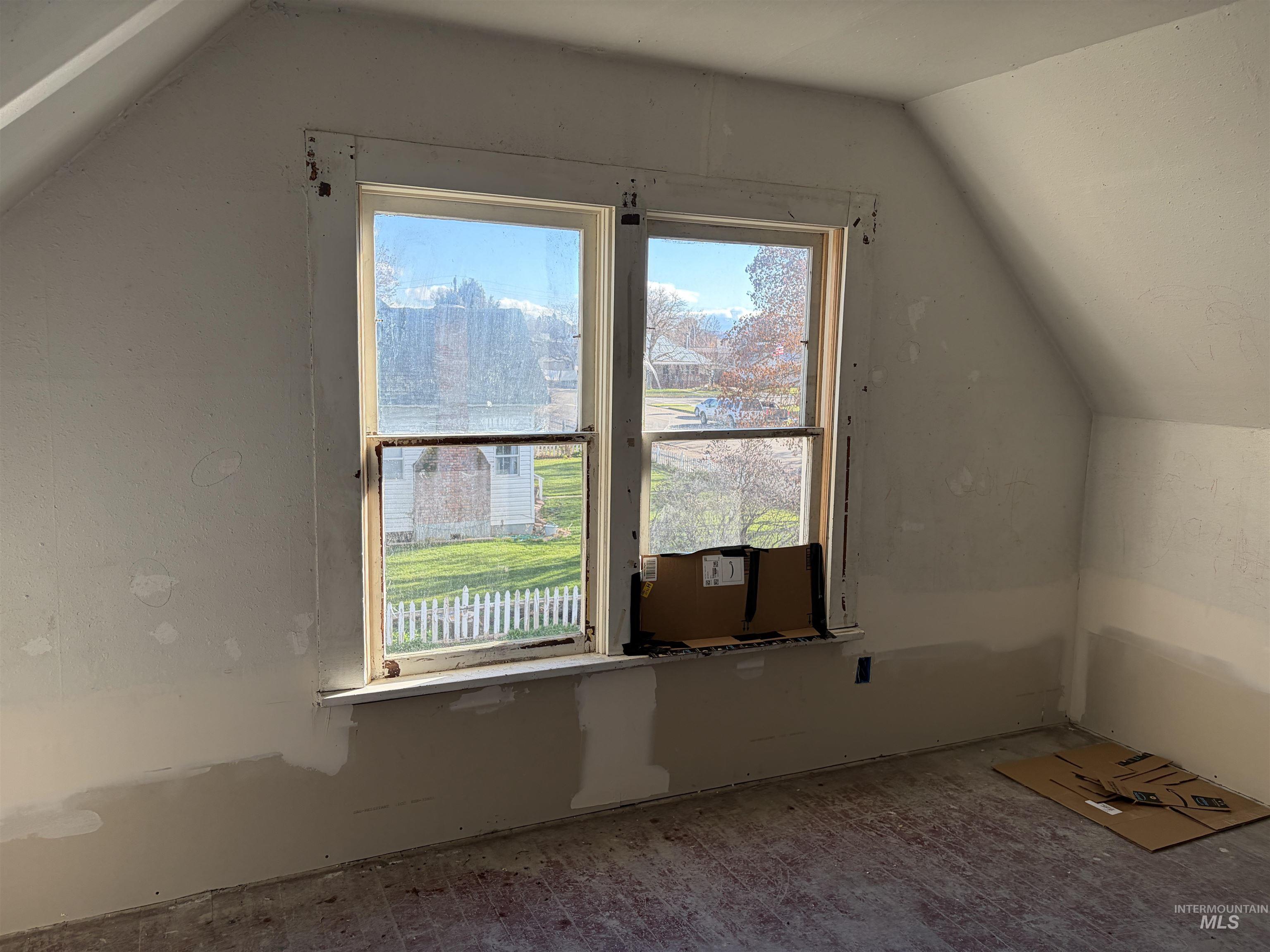 308 East Park Street Weiser, ID 83672 - Photo 39 of 50 Bonus room featuring lofted ceiling