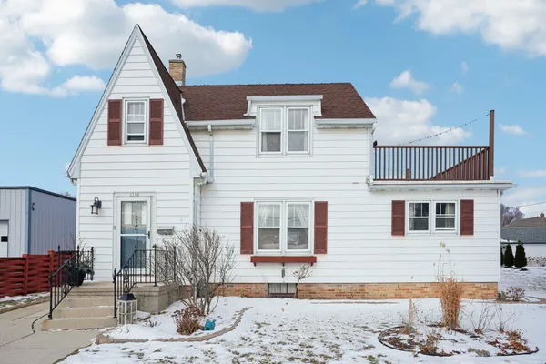 1712 Saemann Avenue, Sheboygan, WI 53081