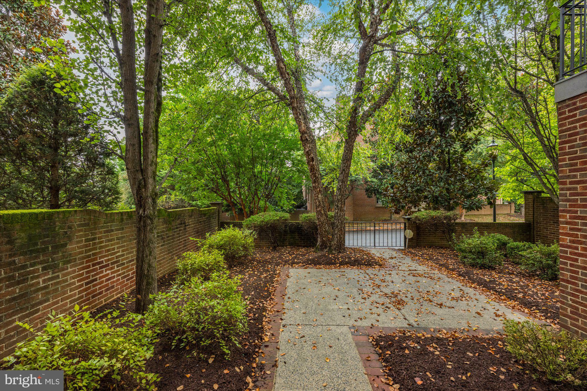 7804 Gate Post Way Potomac, MD 20854 - Photo 2 of 31