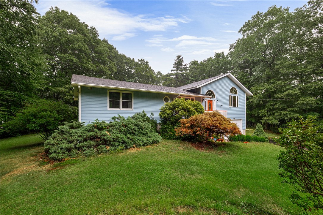 2157 Middle Road East Greenwich, RI 02818 - Photo 1 of 25 Gallery Image 1