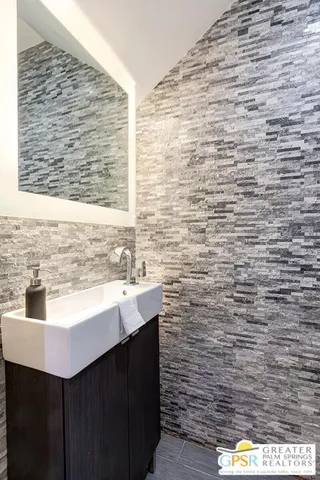 $2,499,000 | 404 East Randolph Street, Glendale, CA 91207