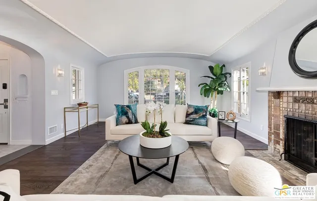 $2,499,000 | 404 East Randolph Street, Glendale, CA 91207