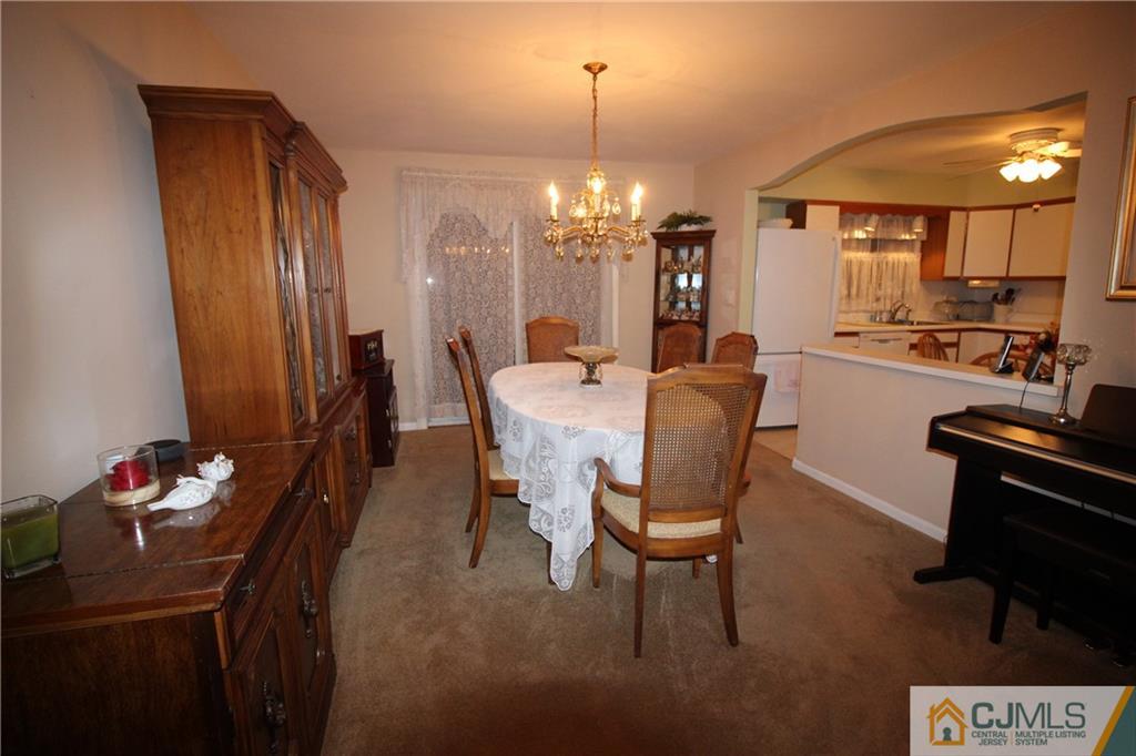 51 Leslie Road Colonia, NJ 07067 - Photo 4 of 24