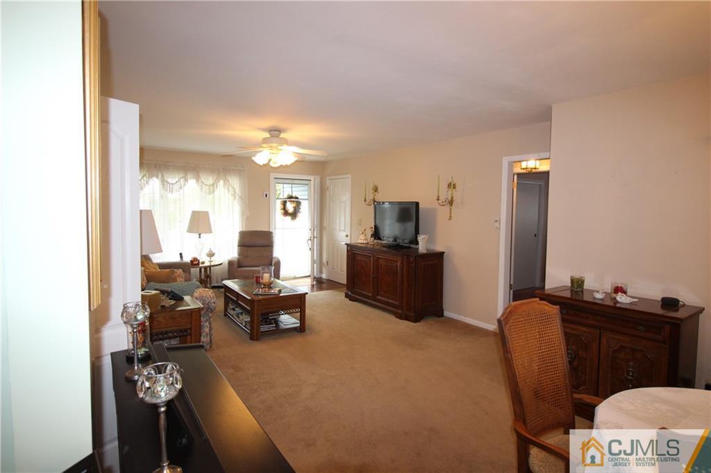 51 Leslie Road Colonia, NJ 07067 - Photo 10 of 24