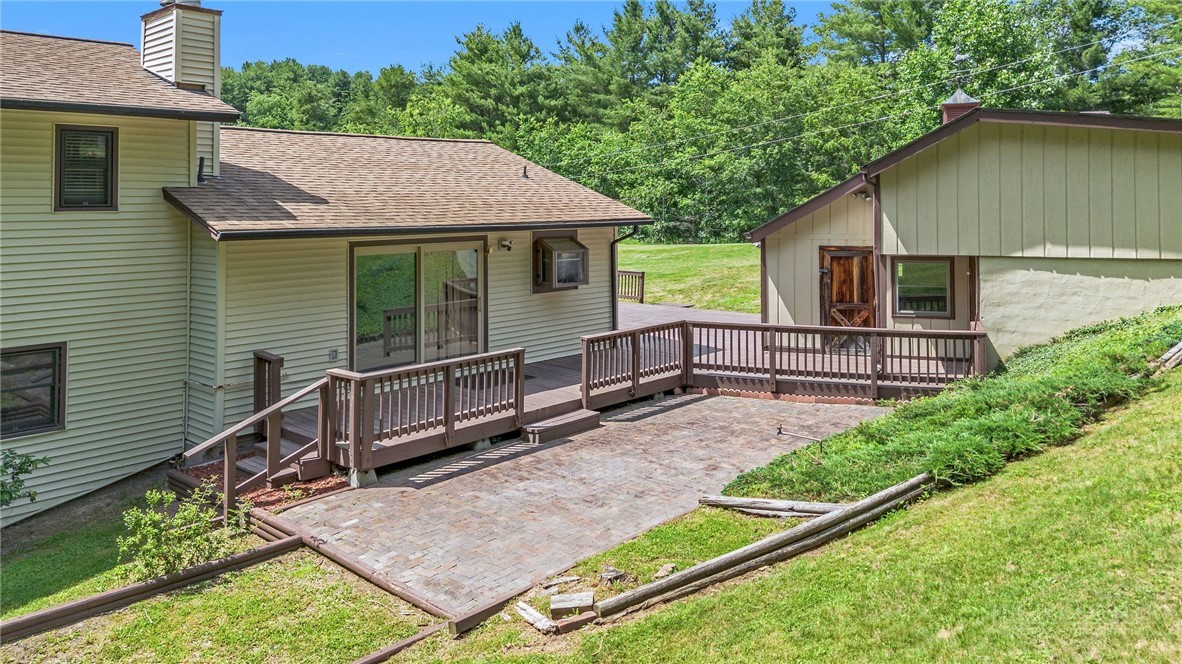 1324 Ripshin Road Troutdale, VA 24378 - Photo 4 of 48