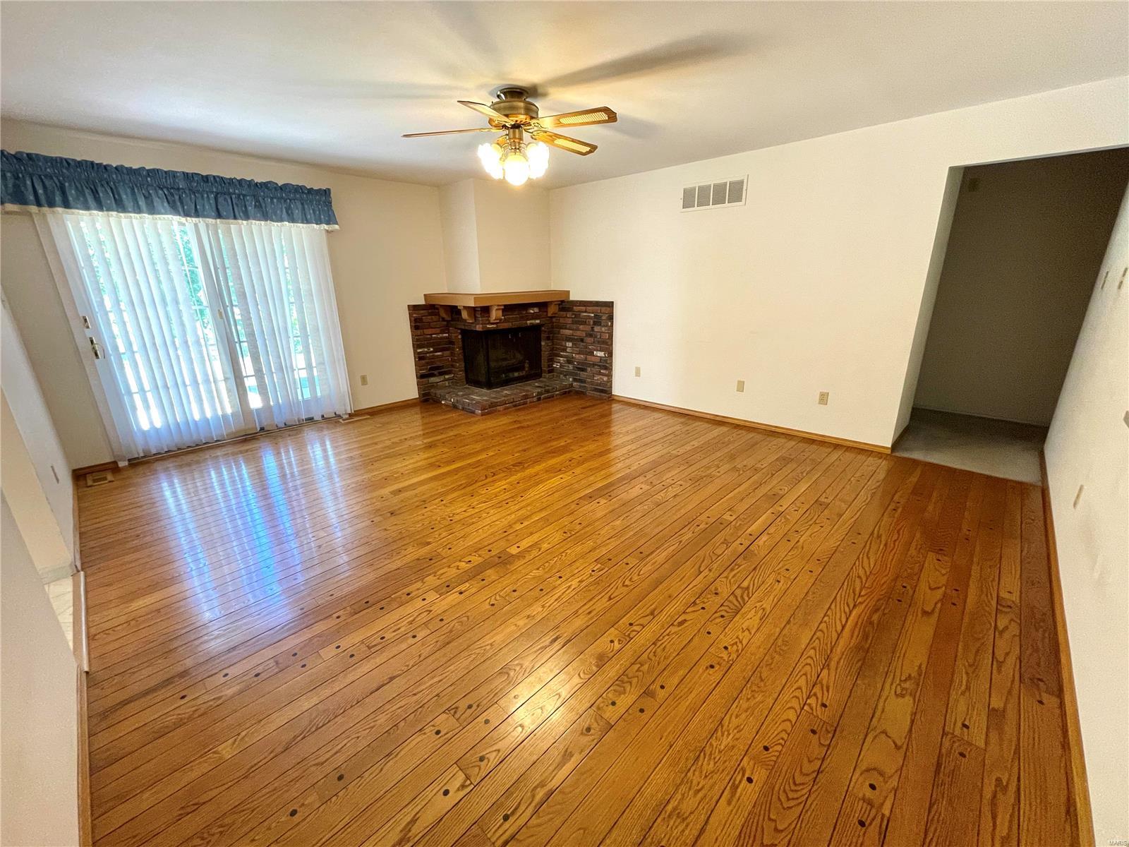 1242 Cedar Creek Road Chesterfield, MO 63017 - Photo 13 of 35 Gallery Image 13