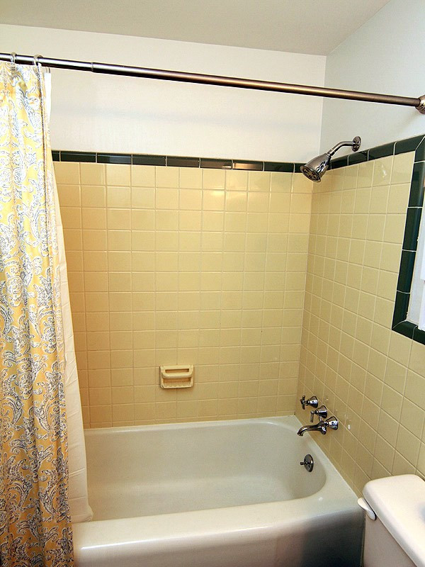 1210 Canterbury Road Raleigh, NC 27608 - Photo 16 of 23 2nd Bathroom