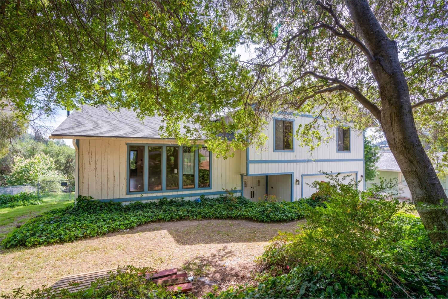 42368 Buckeye Road Oakhurst, CA 93644 - Photo 1 of 38 Gallery Image 1