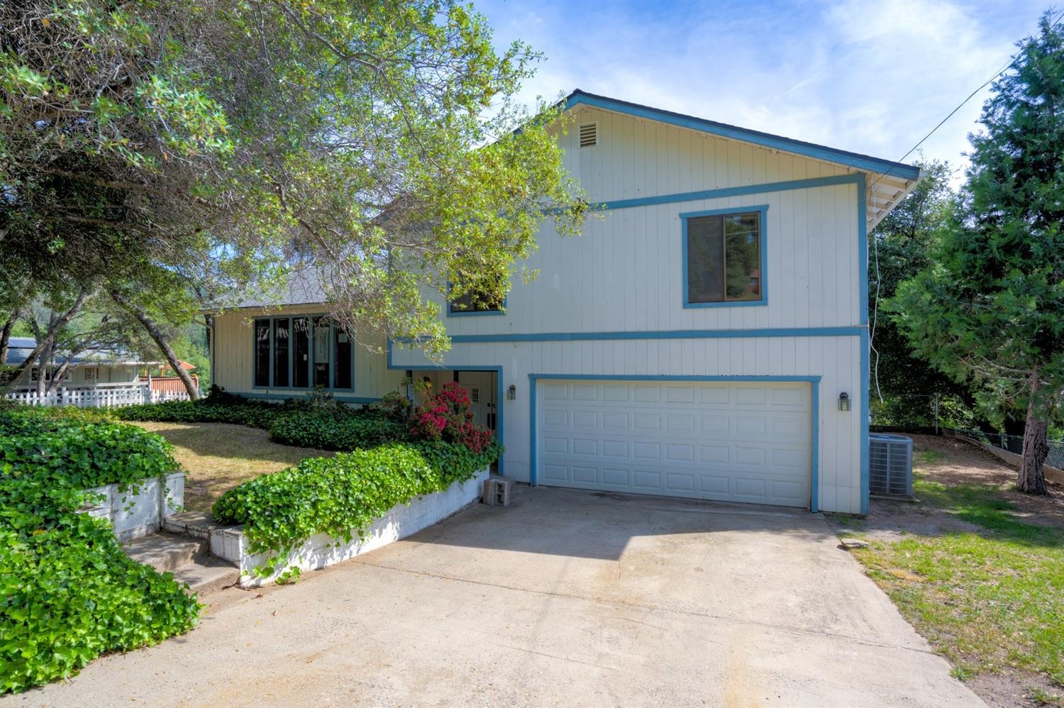 42368 Buckeye Road Oakhurst, CA 93644 - Photo 3 of 38 Gallery Image 3