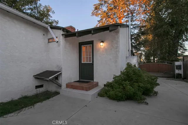 $5,200 | 5229 Vantage Avenue, Valley Village, CA 91607