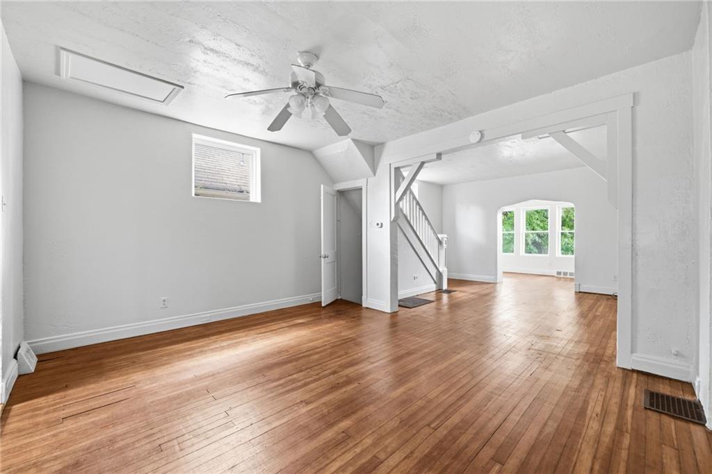 2927 Willett Road Pittsburgh, PA 15227 - Photo 5 of 26