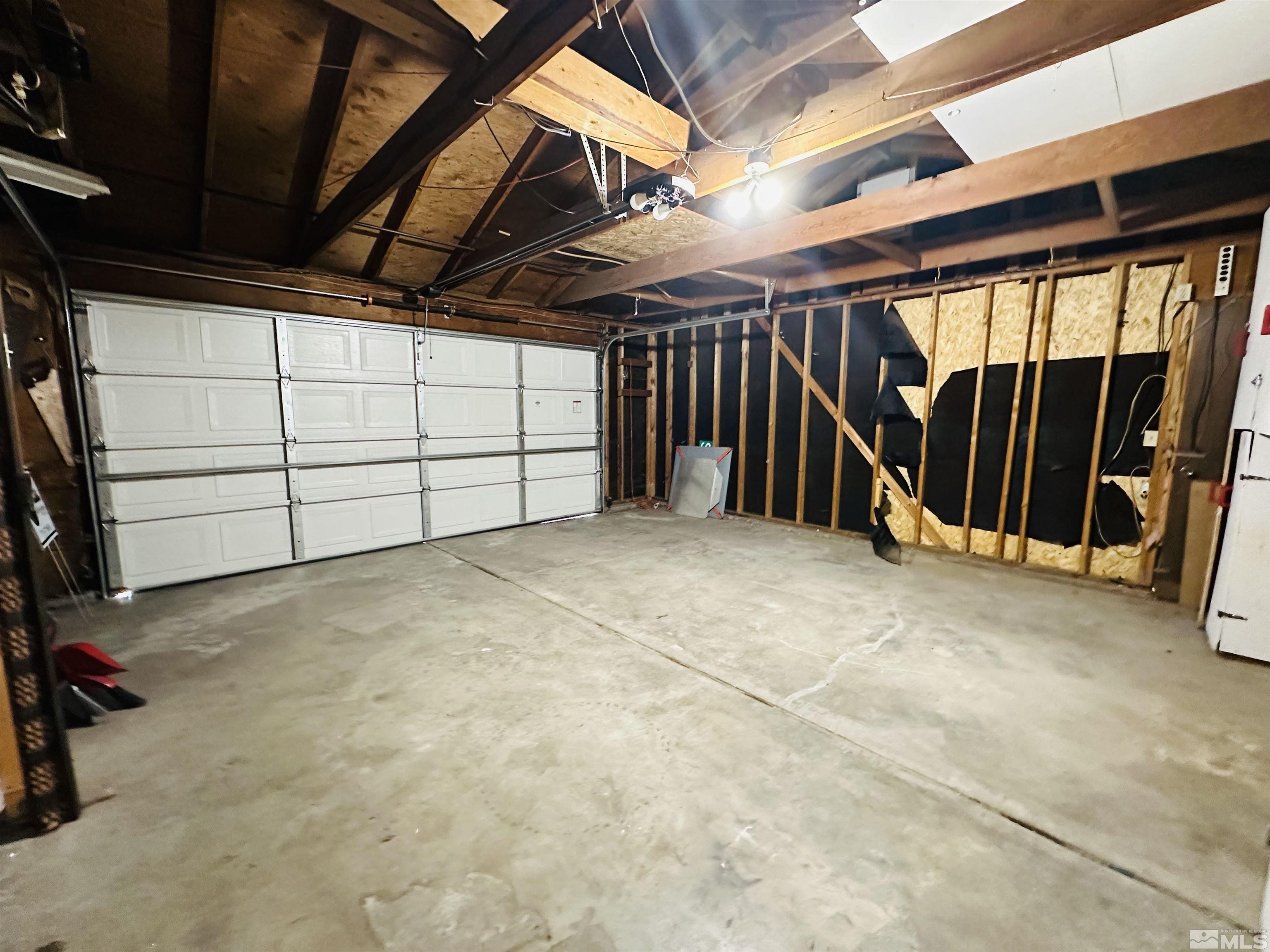 32 Castle Way Carson City, NV 89706 - Photo 14 of 16 a view of an empty room