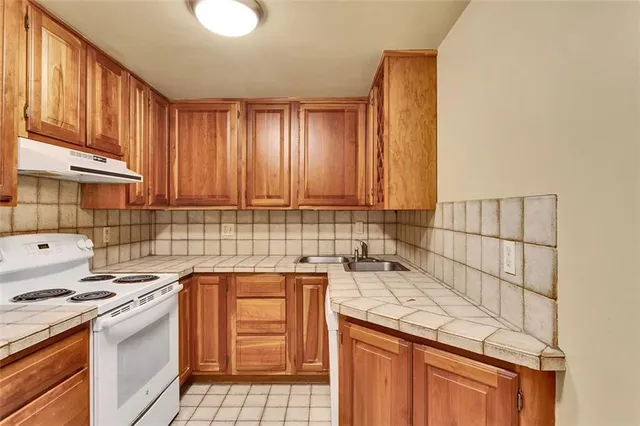 $174,000 | 5841 Morrowfield Avenue, Unit 104, Pittsburgh, PA 15217