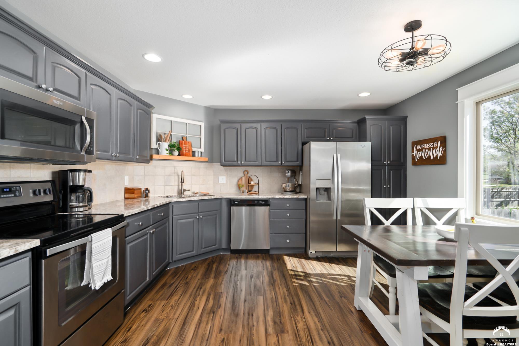 920 Deer Ridge Court Baldwin City, KS 66006 - Photo 9 of 35