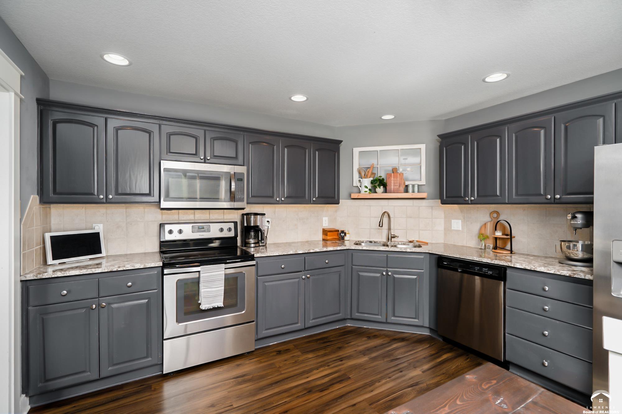 920 Deer Ridge Court Baldwin City, KS 66006 - Photo 10 of 35