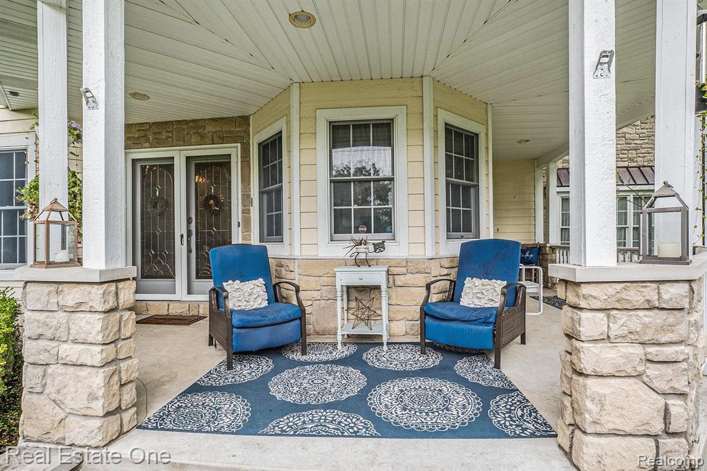801 State Road Fenton, MI 48430 - Photo 2 of 37