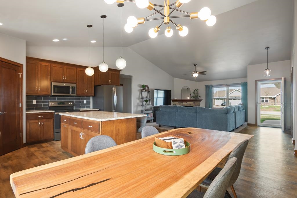 1657 Red Oak Street Green Bay, WI 54313 - Photo 22 of 50