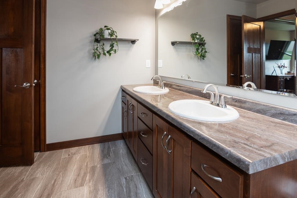 1657 Red Oak Street Green Bay, WI 54313 - Photo 26 of 50