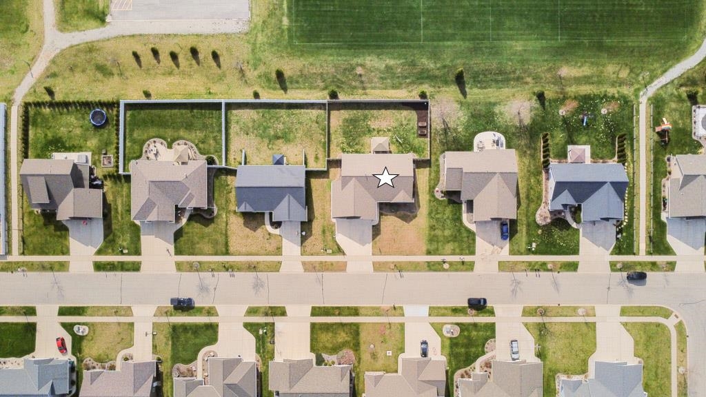 1657 Red Oak Street Green Bay, WI 54313 - Photo 7 of 50
