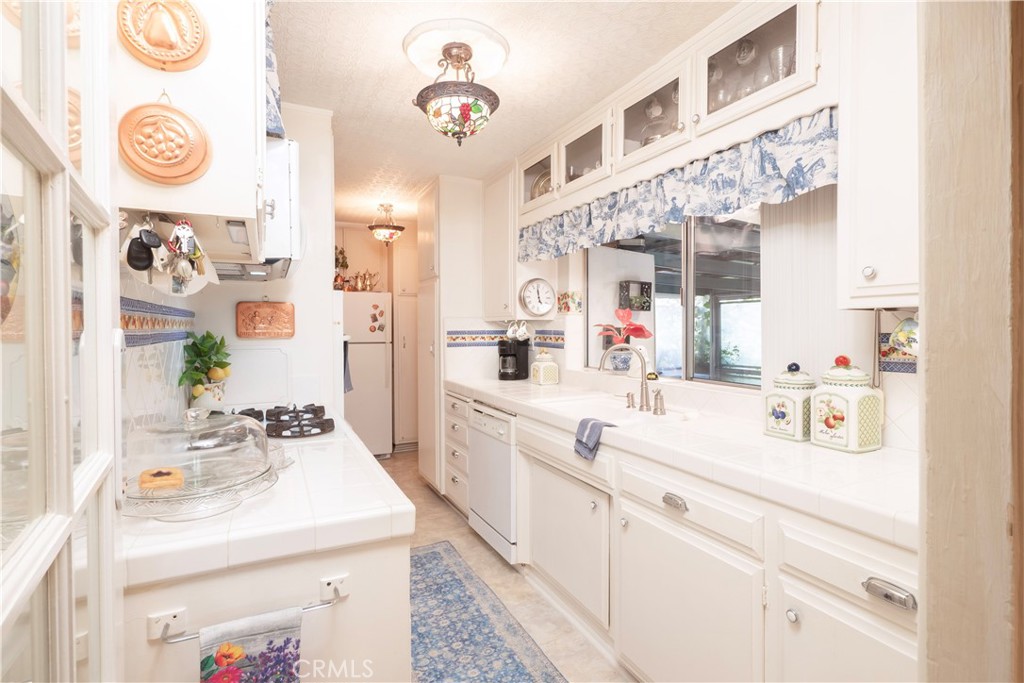 4600 Sunnyside Drive Riverside, CA 92506 - Photo 14 of 73