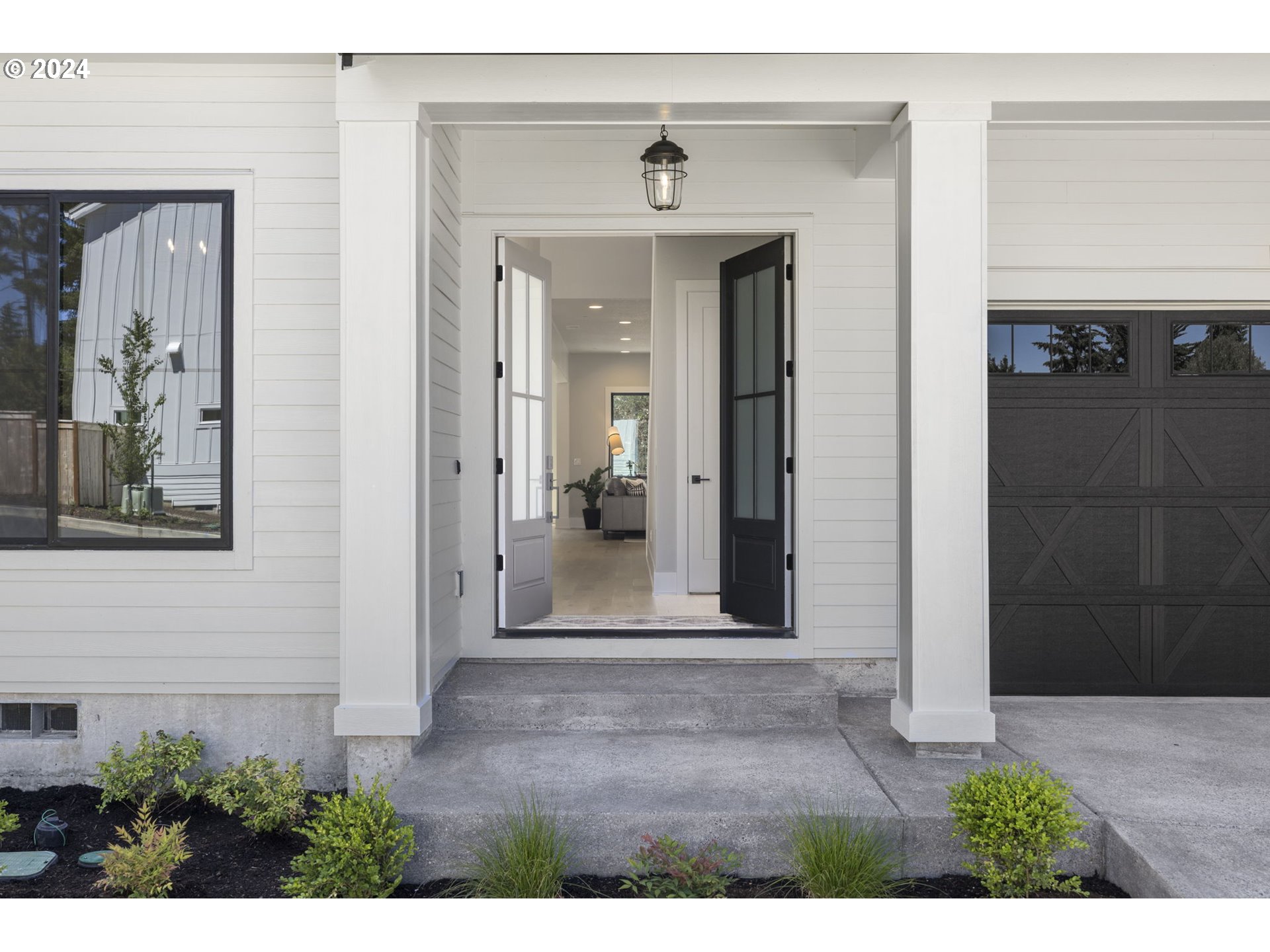 4714 Southwest Pendleton Street, Unit LT7 Portland, OR 97221 - Photo 3 of 48 Porch