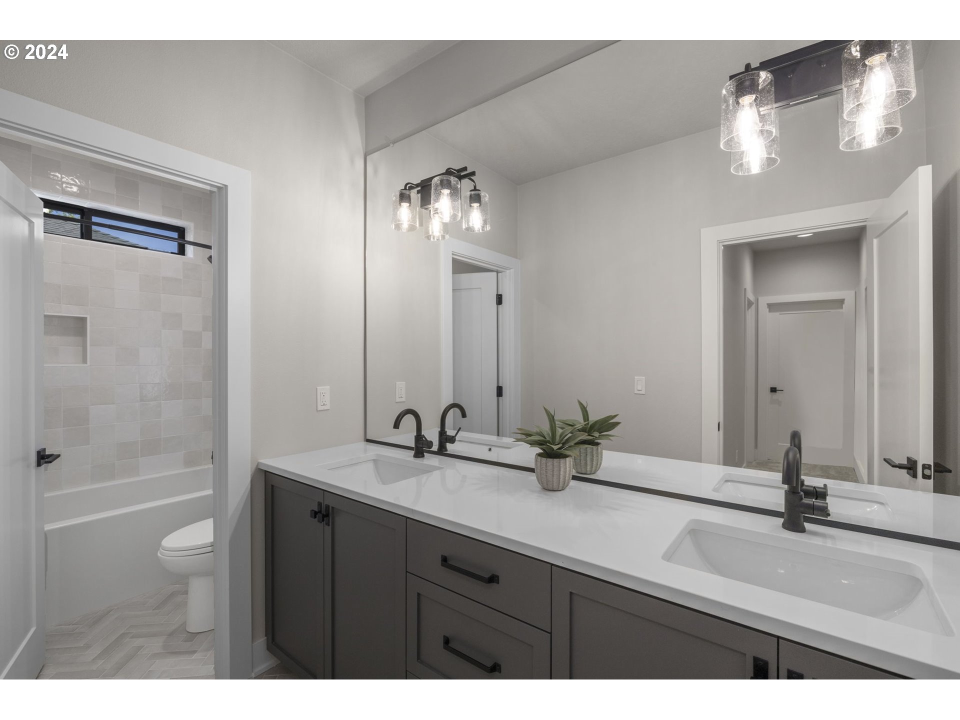 4714 Southwest Pendleton Street, Unit LT7 Portland, OR 97221 - Photo 35 of 48 Bathroom