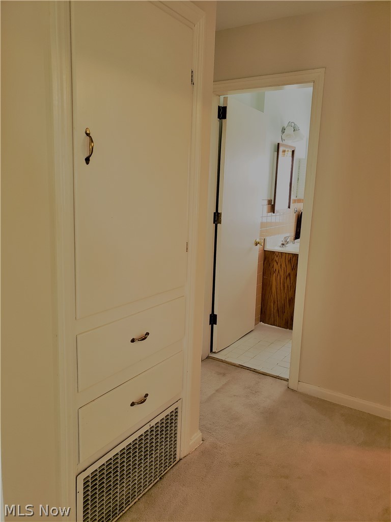 850 Meridian Street Akron, OH 44310 - Photo 14 of 29 First Floor Linen Closet.