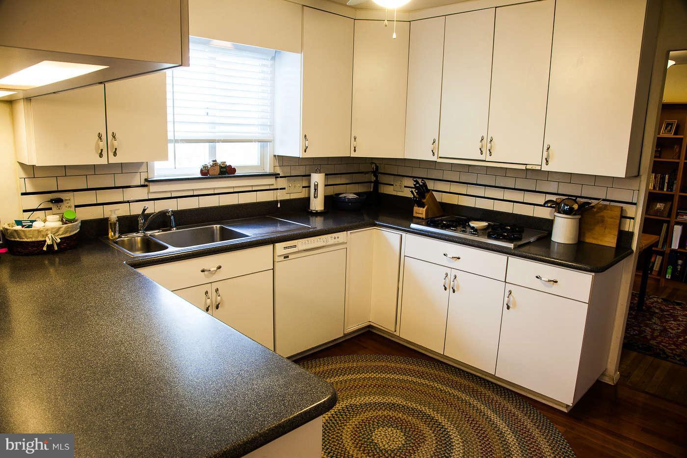 1515 National Road Baltimore, MD 21237 - Photo 8 of 28 Kitchen