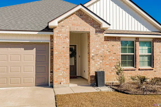 $280,000 | 727 Lambot Avenue, Zachary, LA 70791